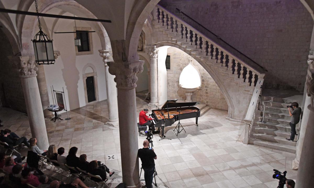 FOTOGALERIJA: U Kneževom dvoru  počeo ovogodišnji Festival Sentimento 2019. - klavirski recital odsvirao Joe Meixner
