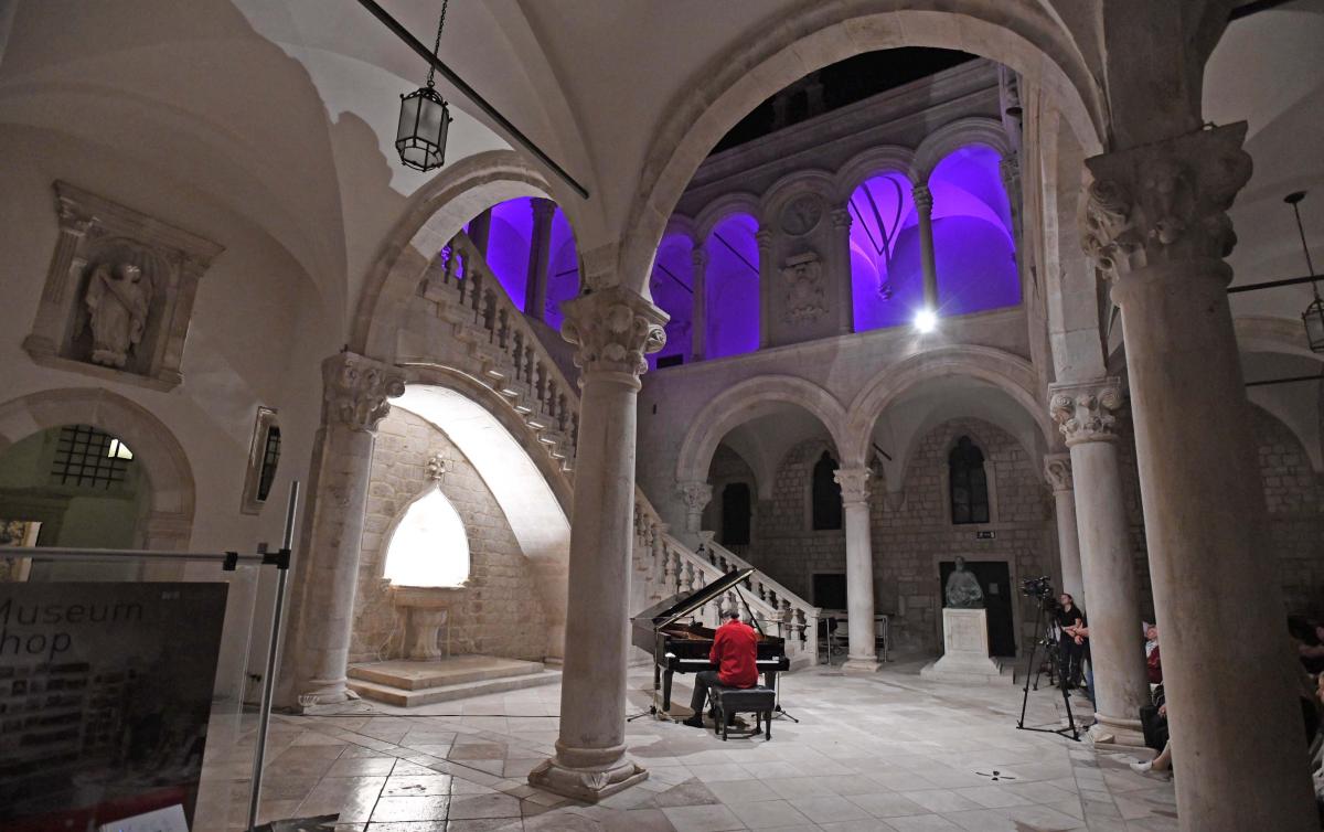 FOTOGALERIJA: U Kneževom dvoru  počeo ovogodišnji Festival Sentimento 2019. - klavirski recital odsvirao Joe Meixner