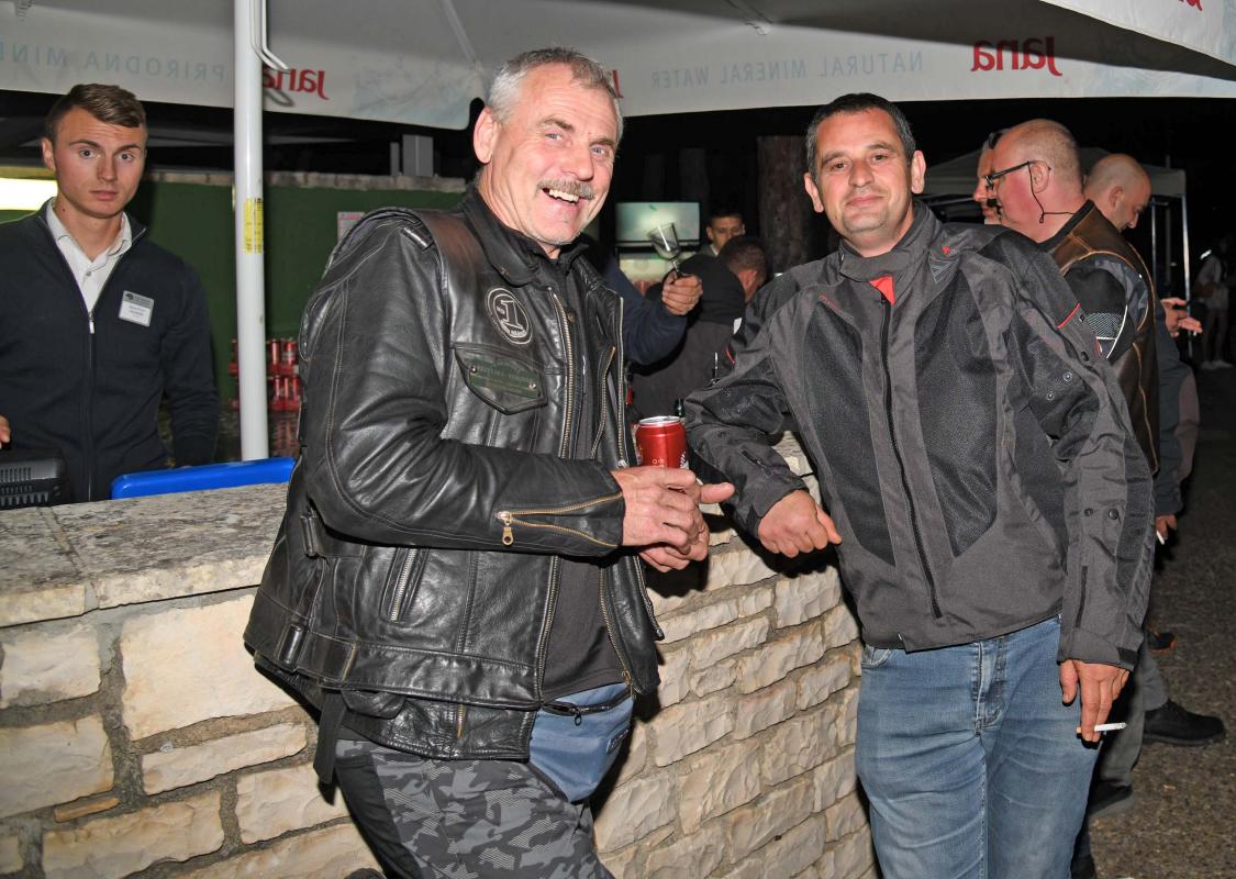 BIKERS WEEKEND Spektakl na Babinom kuku, publika uživala na koncertu Divljih jagoda (FOTOGALERIJA)