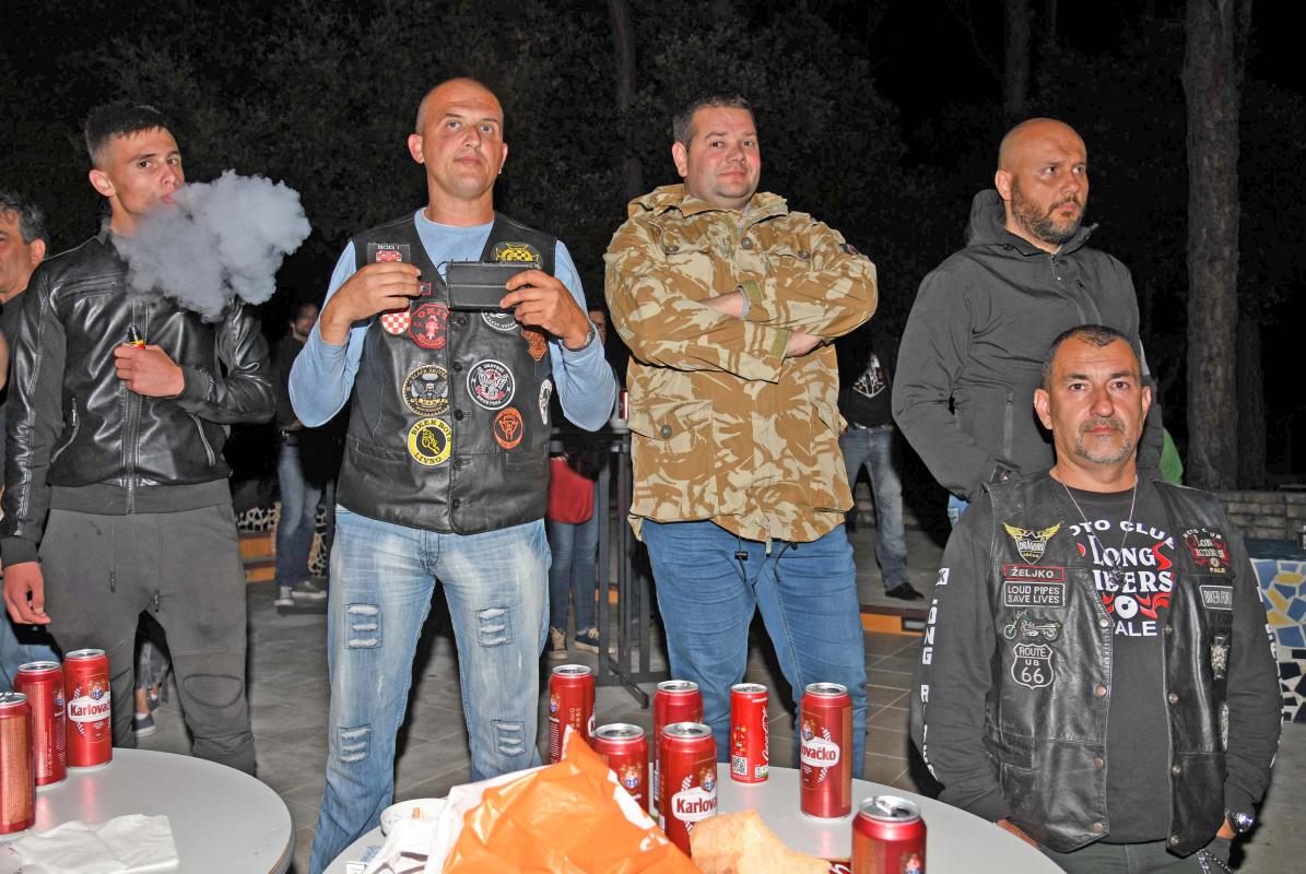 BIKERS WEEKEND Spektakl na Babinom kuku, publika uživala na koncertu Divljih jagoda (FOTOGALERIJA)
