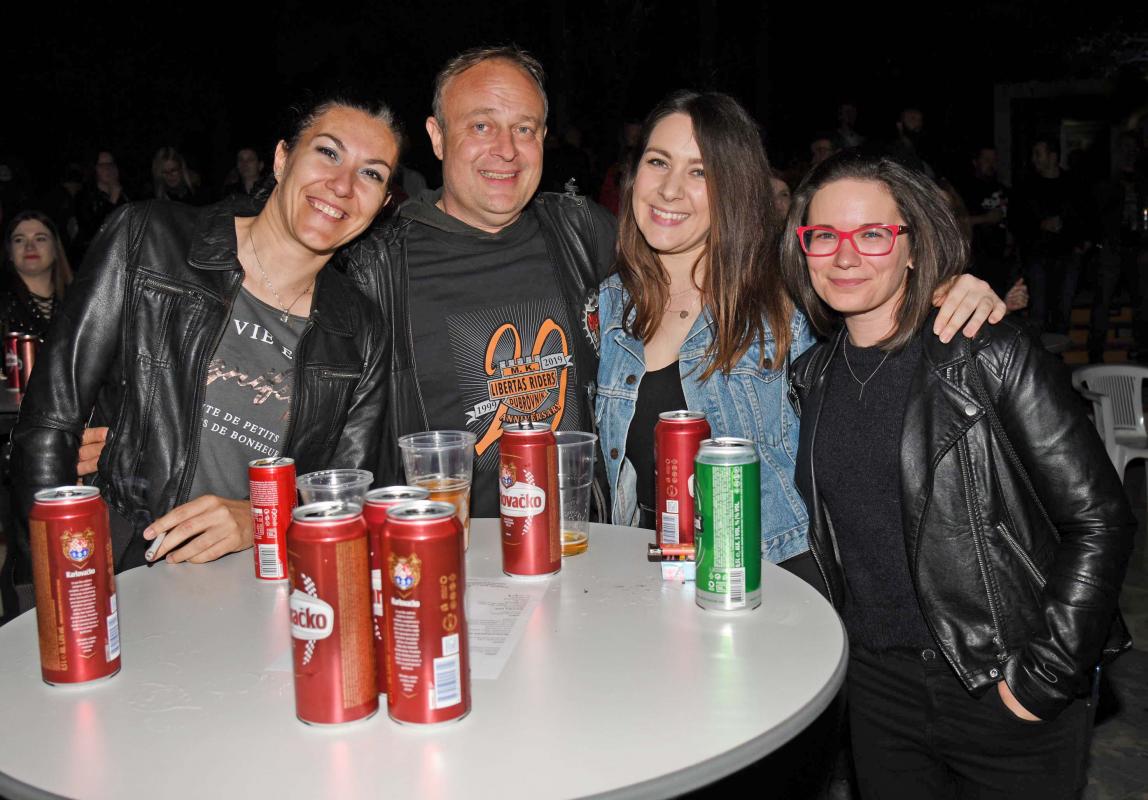 BIKERS WEEKEND Spektakl na Babinom kuku, publika uživala na koncertu Divljih jagoda (FOTOGALERIJA)