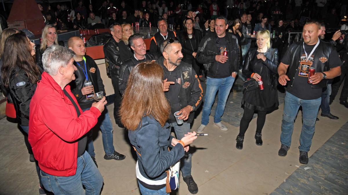 BIKERS WEEKEND Spektakl na Babinom kuku, publika uživala na koncertu Divljih jagoda (FOTOGALERIJA)