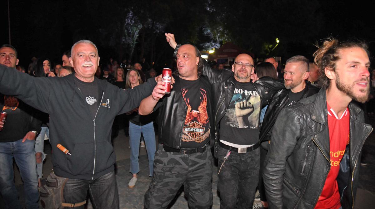 BIKERS WEEKEND Spektakl na Babinom kuku, publika uživala na koncertu Divljih jagoda (FOTOGALERIJA)
