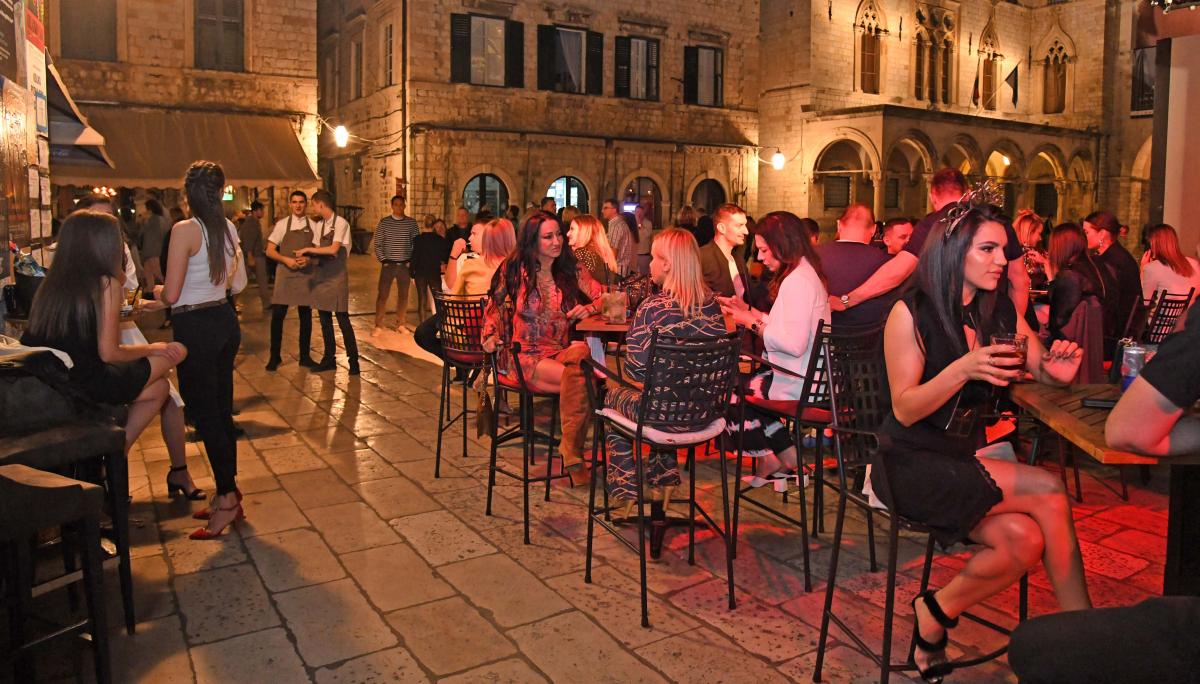 NEZABORAVNA ZABAVA Cele i La Bodega otvorili ljetnu sezonu (FOTOGALERIJA)