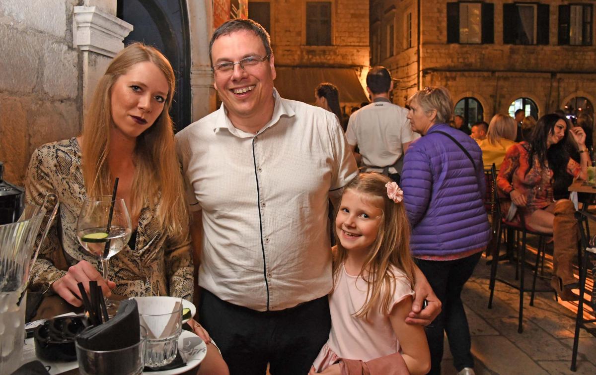 NEZABORAVNA ZABAVA Cele i La Bodega otvorili ljetnu sezonu (FOTOGALERIJA)