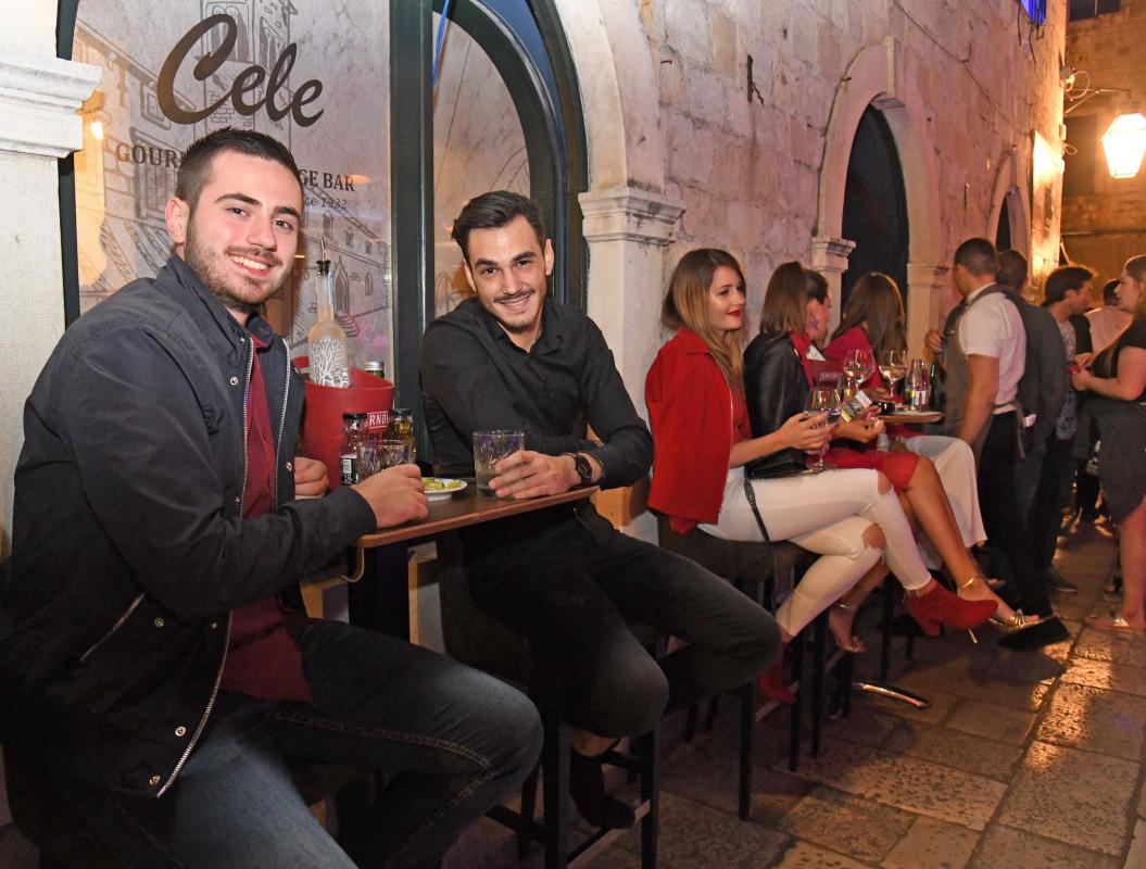 NEZABORAVNA ZABAVA Cele i La Bodega otvorili ljetnu sezonu (FOTOGALERIJA)