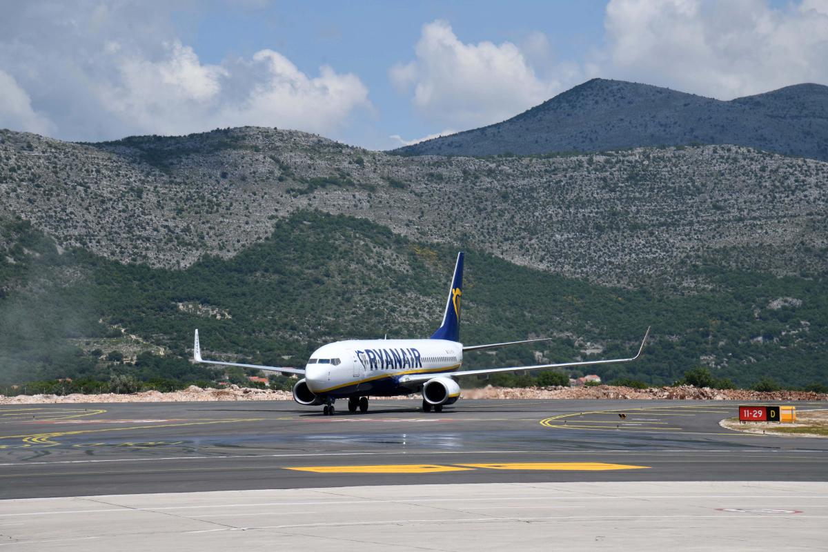 VODENO KRŠTENJE Irski niskotarifni zračni prijevoznik stigao u Zračnu luku Dubrovnik FOTO/VIDEO