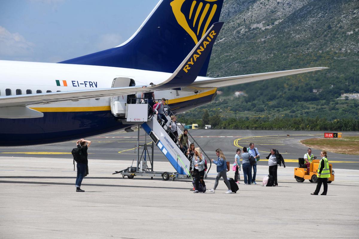 VODENO KRŠTENJE Irski niskotarifni zračni prijevoznik stigao u Zračnu luku Dubrovnik FOTO/VIDEO
