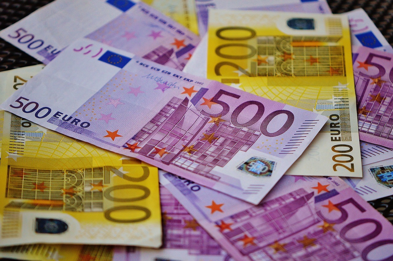 FINANCIJE