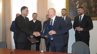 S osnova oduzete imovine: Potpisan ugovor o darivanju nekretnine Biskupiji