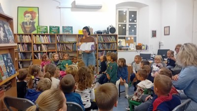 Mali posjetitelji uživali u Andersenovom svijetu bajki u dubrovačkoj knjižnici