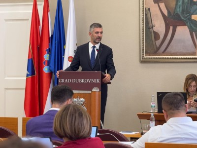 Grad uzima kredite dok čeka EU sredstva, Franković: „Prihvaćamo taj rizik“