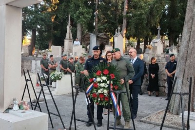 Položeni vijenci na Boninovu u čast poginulim braniteljima
