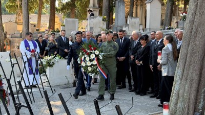 Župan Pezo i suradnici odali počast poginulim braniteljima