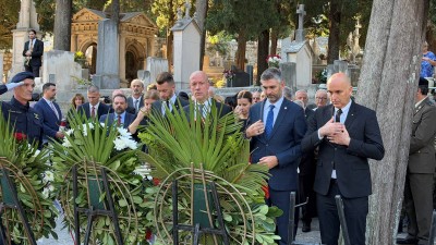 Župan Pezo i suradnici odali počast poginulim braniteljima