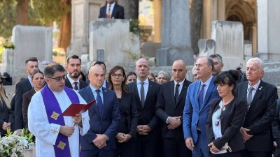 Župan Pezo i suradnici odali počast poginulim braniteljima