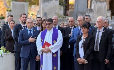 Župan Pezo i suradnici odali počast poginulim braniteljima