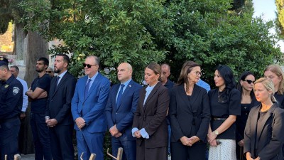 Župan Pezo i suradnici odali počast poginulim braniteljima