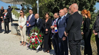 Župan Pezo i suradnici odali počast poginulim braniteljima