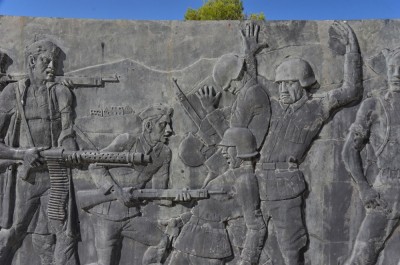 U Oskorušnom su civile zatvorili u školu, a zatim na njih bacili bombe