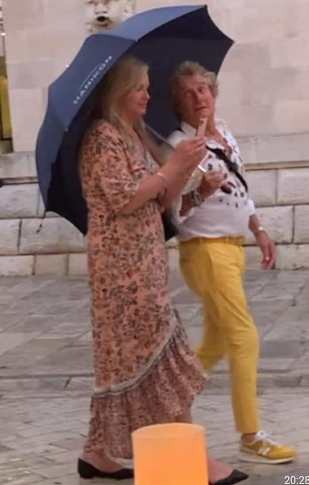 U Grad stigao Rod Stewart, uživa sa suprugom na najljepšoj ulici  (FOTO)