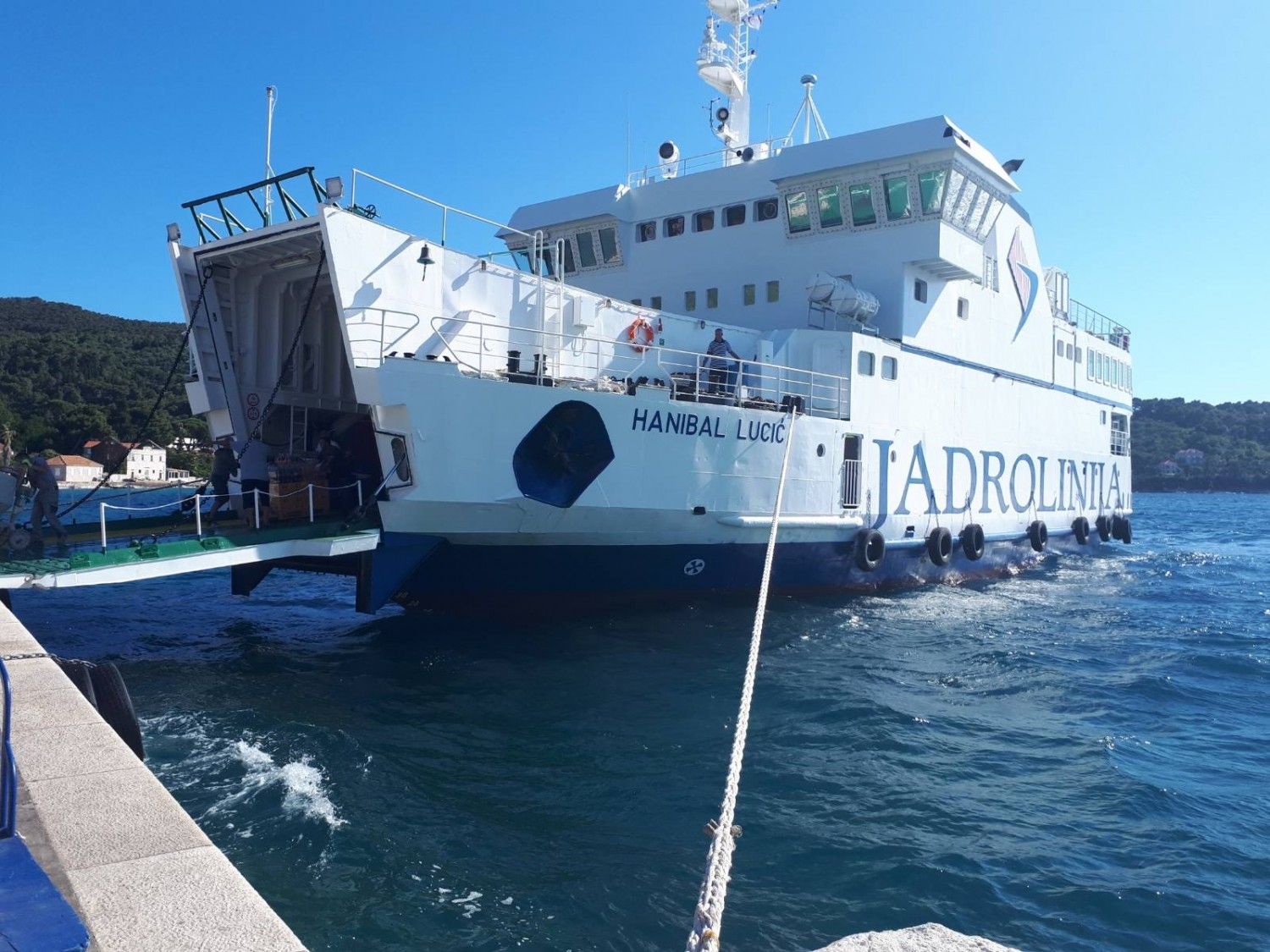 Jadrolinija: Trajektna linija je bila u prekidu zbog tehničkih problema, omogućen je i povrat novca