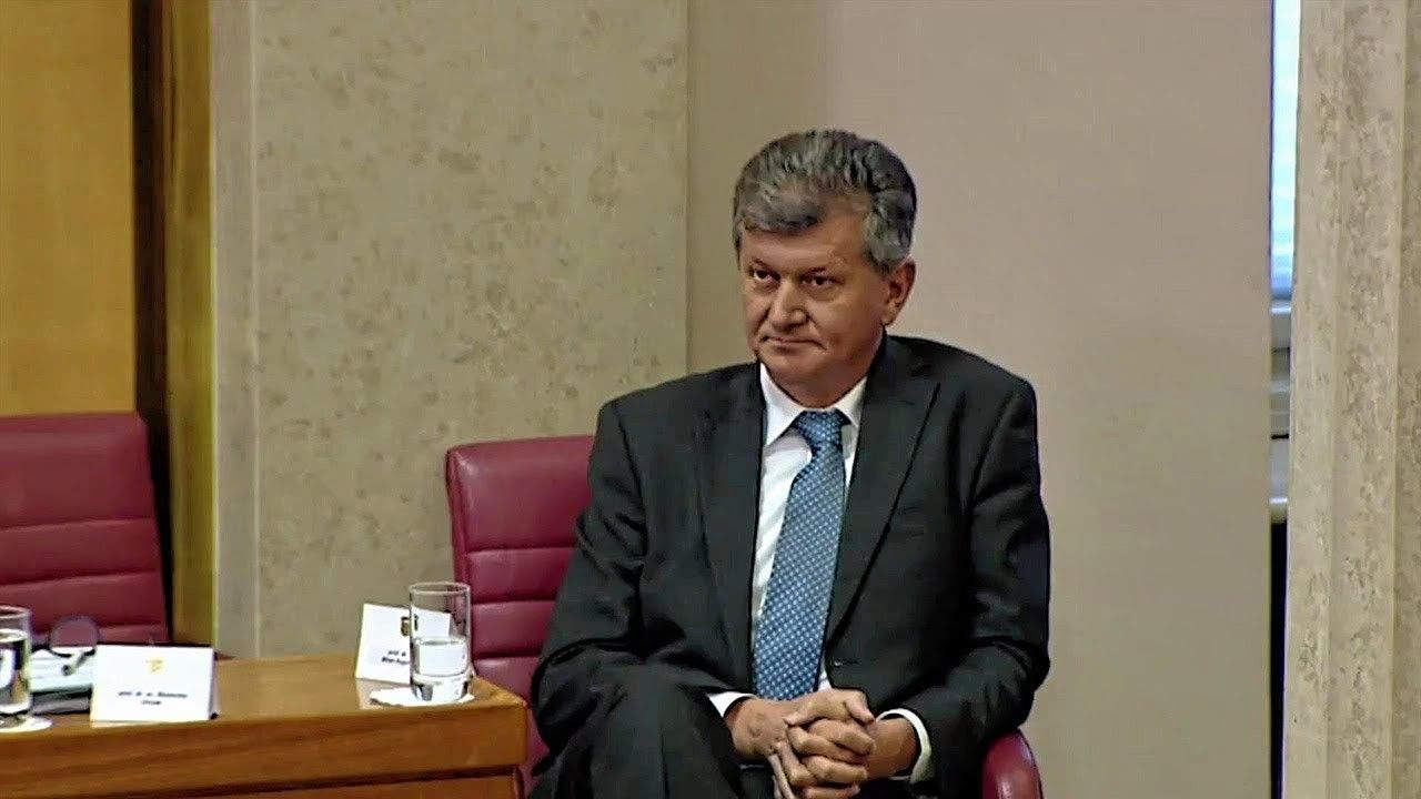 Ministar Kujundžić stavio mandat na rapolaganje, odluka je na Plenkoviću