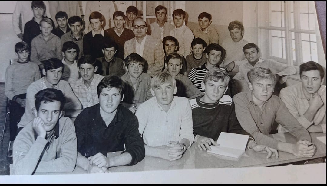 50 GODINA MATURE 3. b razred ŠUP-a Dubrovnik iz 1972., prepoznajete li koga?