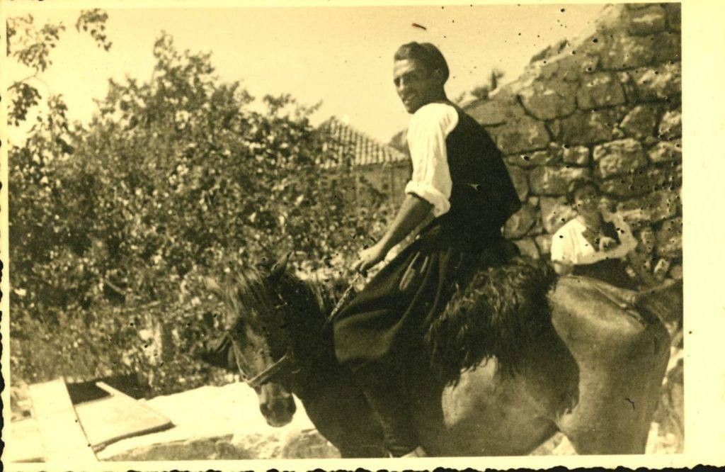 Priča o Ratku Zvrku: Bio je zgodan, visok i prava prezenca Konavala (FOTO)