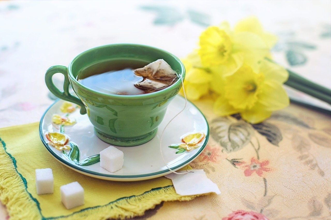 Nutricionistica otkriva pet razloga zašto bismo ujutro trebali piti čaj, a ne kavu